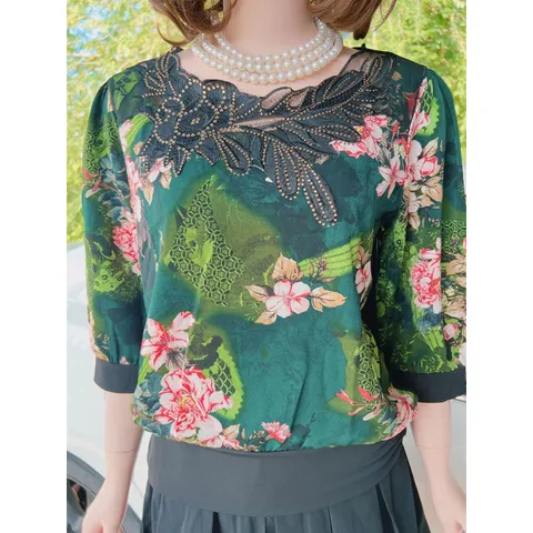 Áo trung niên chất liệu lụa mango ko nhăn, đính đá cao cấp, giá 190k Set như hình giá 290k/ cả set Hàng có sẵn giao ngay