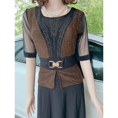 đầm trung niên cao cấp .chất vải solen mền mịn. co giản nhẹ..phom dài. có lót trong. sang trọng Giá 290k Hàng có sẵn