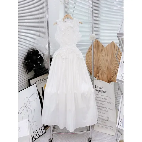 Đầm ren trắng siêu đẹp, freesize, chất liệu dày dặn, nhập cao cấppp, phù hợp với đi chơi