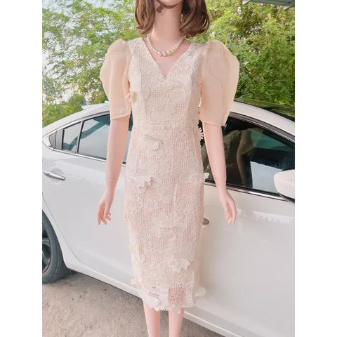 Đầm  ren hoa siêu xinh hoa đính kết sang trọng cao cấp  màu Trắng siêu đẹp Hang có sẵn giao ngay L Giá 390k