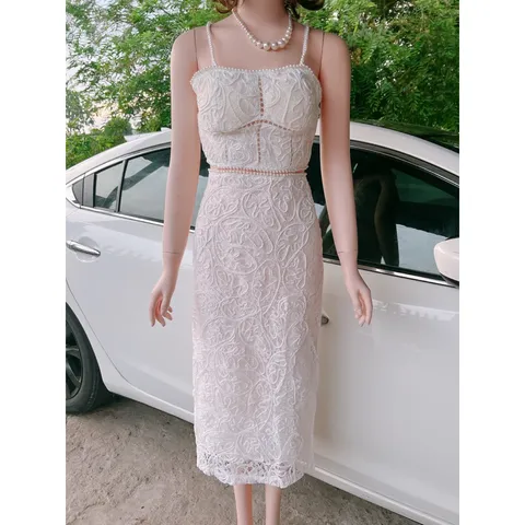 Set ren tiểu thư siêu đẹp Maù trắng Gồm chân váy ren + áo 2 dây có sẵn mút ngực + áo khoác ren Giá 399k Hàng có sẵn giao