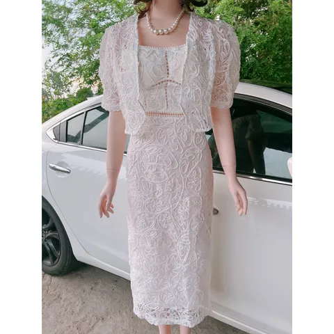 Set ren tiểu thư siêu đẹp Maù trắng Gồm chân váy ren + áo 2 dây có sẵn mút ngực + áo khoác ren Giá 399k Hàng có sẵn giao