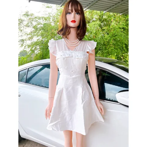 Đầm  dáng A điệu đà nhấn nhá kim sa quá nổi bật! Mẫu này lên dáng cực sang chảnh lun ạ! Giá 320k Màu trắng (2)