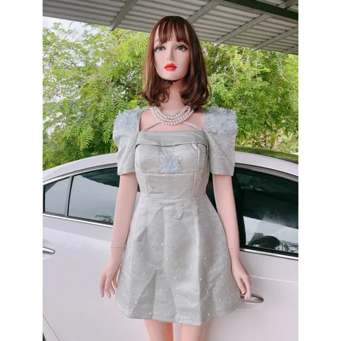 Váy tafta màu xanh pastel đính ngọc Eo dứoi 68cm Giá 320k Hàng có sẵn giao ngay Chất liệu xanh vân đá