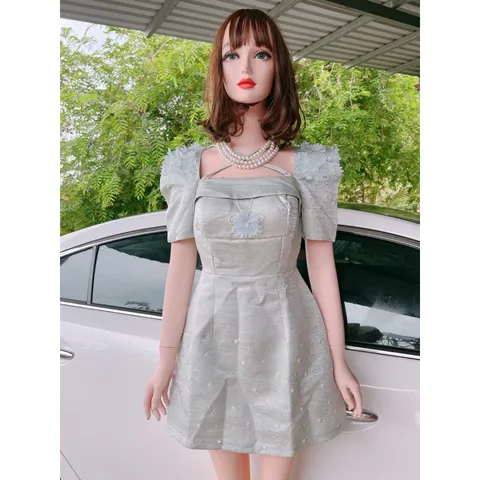 Váy tafta màu xanh pastel đính ngọc Eo dứoi 68cm Giá 320k Hàng có sẵn giao ngay Chất liệu xanh vân đá