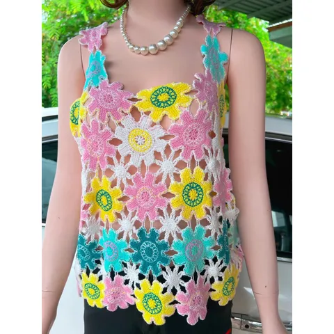 Set gồm quần jean đen thêu chữ eo dưới 74cm + áo len hoa ( có thể mặc thêm áo lót, hoặc áo lót ngoài mặc bikini )