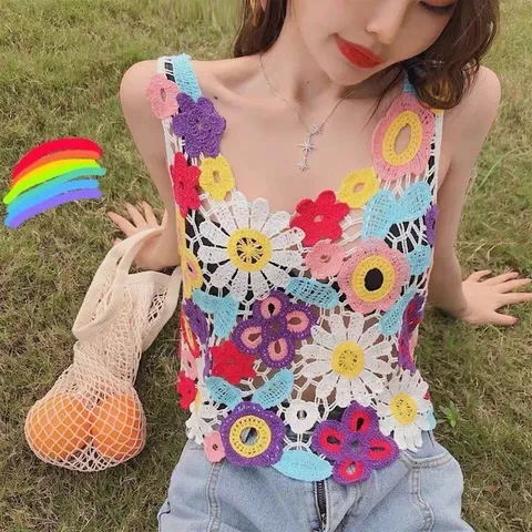 Set gồm quần jean đen thêu chữ eo dưới 74cm + áo len hoa ( có thể mặc thêm áo lót, hoặc áo lót ngoài mặc bikini )