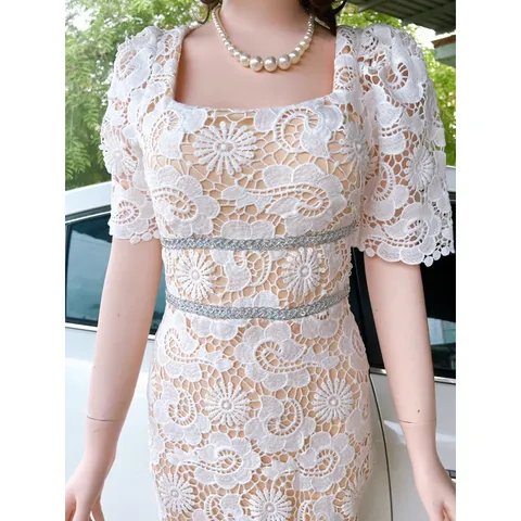 Váy ren body cổ vuông xuất sắc Giá 450k Hàng có sẵn giao ngay Chất liệu ren nổi cao cấp Ren Màu trắng lót màu kem