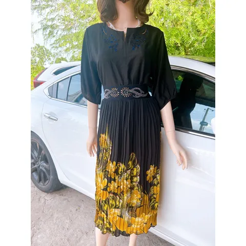 Set gôm áo màu đen + chân váy đính kết ép đá siêu đẹp Hàng có sẵn giao ngay Giá 350k/ cả set Chân váy giá 199k