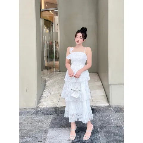 (Đầm  THIẾT KẾ) Váy dập ly xếp tầng cao cấp Giá 350k Hang có sẵn giao ngay Màu trắng  Có 2 dây chỉnh dài ngắn ở vai