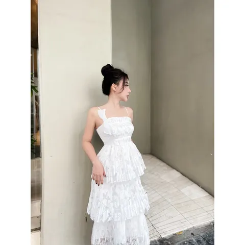 (Đầm  THIẾT KẾ) Váy dập ly xếp tầng cao cấp Giá 350k Hang có sẵn giao ngay Màu trắng  Có 2 dây chỉnh dài ngắn ở vai
