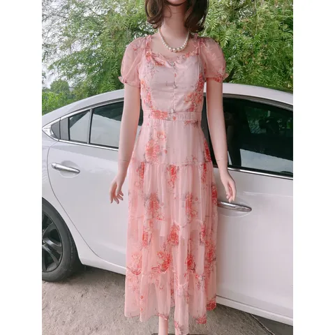 Đầm hoa có sẵn mút ngực dáng dài Giá 290k Hàng có sẵn giao ngay Chất liệu tơ 2 lớp nhẹ như mây Dây kéo phía sau