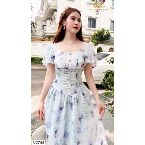 VÁY VOAN XÒE HOA XANH CỔ VUÔNG Hang DVC chính chủ Giá 330k Hàng có sẵn giao ngay L Chất liệu voan tơ 2 lớp nhẹ như mây