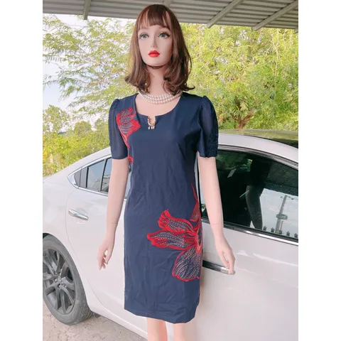 Đầm Trung Niên Tặng Mẹ  - Thêu Hoa  Đầm trung niên che bụng đi tiệc sang chảnh  Giá 290k Hàng có sẵn giao ngay
