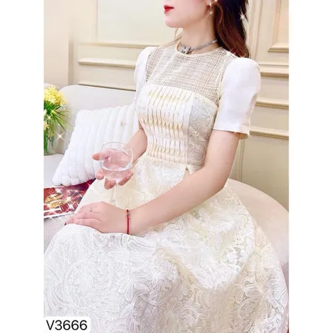 VÁY REN TRẮNG PHỐI CỔ LƯỚI HỌA TIẾT NỔI TIỂU THƯ Giá 399k Đủ size tới XL Hàng có sẵn giao ngay Chất liệu ren cao cấp