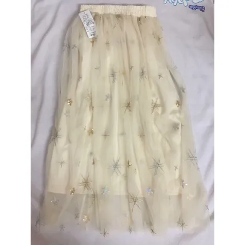 Chân vay màu kem thêu kết hoạ tiết sao siêu đẹp Giá 190k Hàng có sẵn giao ngay Eo bo chun co giãn nhiều dễ chịu