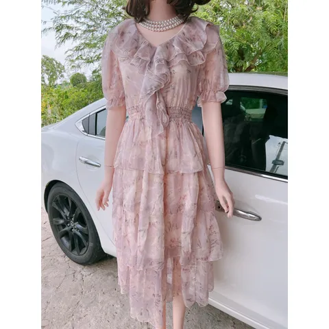 Đầm hoa tím eo bo chun co giãn, phía sau lưng có dây kéo Giá 299k Hàng có sẵn giao ngay M Chất liệu tơ 2 lớp siêu đẹp