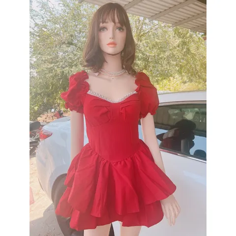 ĐẦM ĐỎ NƠ NGỰC VIỀN CƯỜM XOÈ TẦNG  Màu đỏ xinh xắn lắm lun.🥰 Về ngay em đầm đỏ, tự tin tung tăng lun nhé. Chất xịn xò