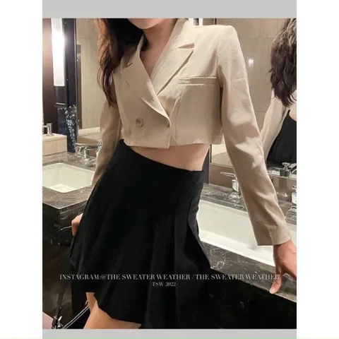 ÁO BLAZER CROP SIÊU HOT HÀNG QC CAO  CẤP SIÊU ĐẸP Ạ 💰💰giá 170k Chất boy cát tuyết siêu đẹp Y chụp thật💯🥀