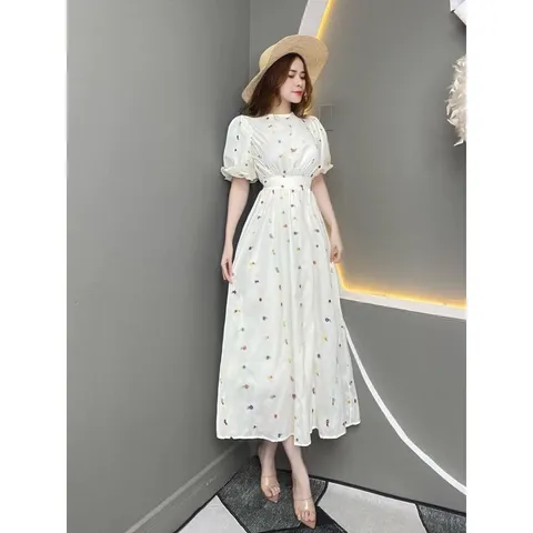 Đầm thêu hoa như hình Giá 290k Hàng có sẵn giao ngay Hàng đường may đẹp, kỹ, đúng mô tả.