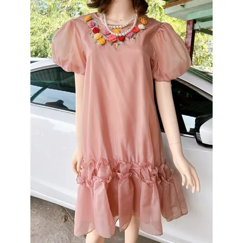 Đầm tơ màu hồng pastel đính kết hoa và thêu siêu đẹp Hàng chính chủ new tag Giá 290k Hàng có sẴn giao ngay M Form suông