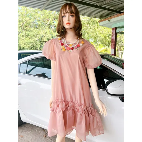Đầm tơ màu hồng pastel đính kết hoa và thêu siêu đẹp Hàng chính chủ new tag Giá 290k Hàng có sẴn giao ngay M Form suông