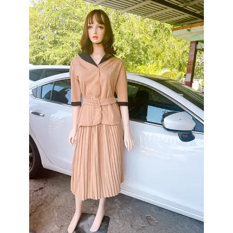Set đầm thiết kế sang chảnh Giá 320k/ cả set Chất liệu tuyết mưa cao cấp Màu da Chân váy dập ly phía eo có bo chun dễ mặ