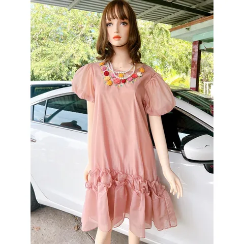 Đầm tơ màu hồng pastel đính kết hoa và thêu siêu đẹp Hàng chính chủ new tag Giá 290k Hàng có sẴn giao ngay M Form suông