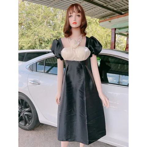 Đầm tapta cổ yếm  Màu đen  Hàng có sẵn giao ngay S Chất liệu tapta xịn Giá 290k Form dài qua gối Có sẵn mút ngực