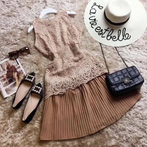 📍📍Mẫu ĐẦM REN CHÂN DẬP LI có SẴN siêu xinh lung linh , đẹp thì tung hoa cho em ấy nhé , màu nude siêu xinh