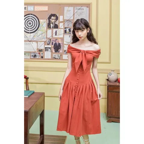 Đầm trễ nút vitage thiết kế cao cấp🥰🥰 Giá 250k Chất vải dày dặn bao đẹp, có bra ạ Hang thiết kệ xịn fom y mẫu mặc💯💯💯