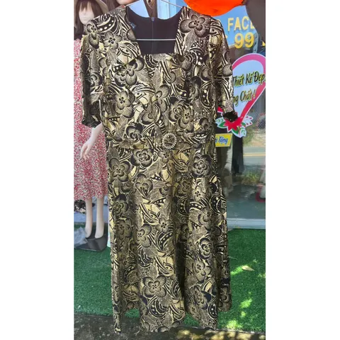 ĐẦM DÁNG XÒE thiết kế cổ vest sang trọng, may tỉ mỉ. Hoạ tiết cập nhật mẫu mới, rất đẹp và sắc nét