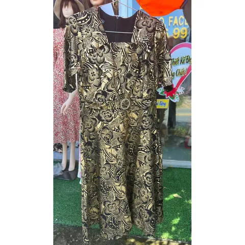 ĐẦM DÁNG XÒE thiết kế cổ vest sang trọng, may tỉ mỉ. Hoạ tiết cập nhật mẫu mới, rất đẹp và sắc nét