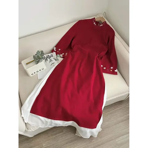 SET ÁO DÀI CÁCH TÂN HOA THÊU KÈM CHÂN VÁY TRẮNG SIÊU XINH (LOẠI 1) Giá 290k Hàng có săn giao ngay