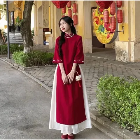 SET ÁO DÀI CÁCH TÂN HOA THÊU KÈM CHÂN VÁY TRẮNG SIÊU XINH (LOẠI 1) Giá 290k Hàng có săn giao ngay