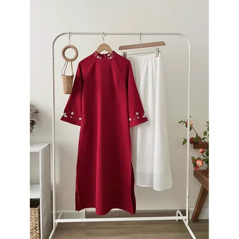 SET ÁO DÀI CÁCH TÂN HOA THÊU KÈM CHÂN VÁY TRẮNG SIÊU XINH (LOẠI 1) Giá 290k Hàng có săn giao ngay