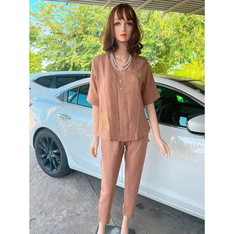Set áo đính ngọc và quần Chất liệu đũi vân mây cao cấp Hàng có sẵn giao ngay Lưng quần bo chun dễ mặc , áo dây kéo