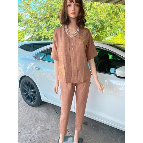Set áo đính ngọc và quần Chất liệu đũi vân mây cao cấp Hàng có sẵn giao ngay Lưng quần bo chun dễ mặc , áo dây kéo