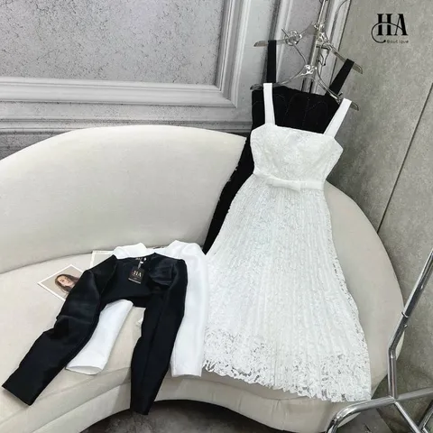 Đầm ren ngọc nơ eo tùng dập ly kèm khoác tay CÓ màu đen L và trắng  Giá 380k set gồm áo khoác + đầm 2s Hàng có sẵn