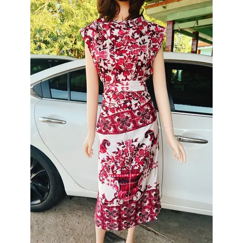 hàng thiết kế cao cấp  Set áo vai chờm có độn mix chân váy dài. Chất lụa mềm mướt hoạ tiết hãg sang xịn set
