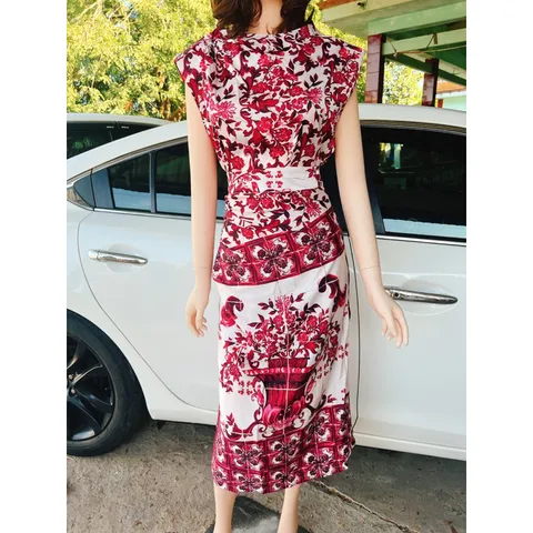 hàng thiết kế cao cấp  Set áo vai chờm có độn mix chân váy dài. Chất lụa mềm mướt hoạ tiết hãg sang xịn set