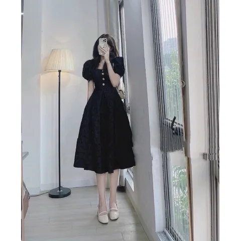 Đầm gấm xốp cổ  nút sang trọng  Màu đen Giá 290k Đủ size tới eo 82 cm mặc vừa Hàng có sẵn giao ngay XL