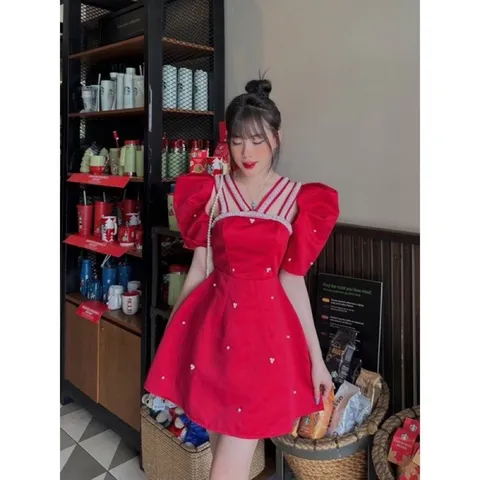 Toàn siêu phẩm mấy bà nhanh tay nhé 🥰🥰 🧨ĐẦM TAFTA ĐỎ DÂY CỔ ĐÍNH NGỌC Hàng chuẩn cao cấp ạ, cầm hàng mê luôn nha mấy