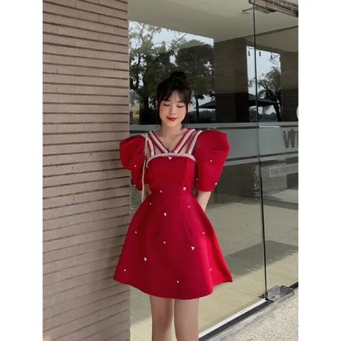 Toàn siêu phẩm mấy bà nhanh tay nhé 🥰🥰 🧨ĐẦM TAFTA ĐỎ DÂY CỔ ĐÍNH NGỌC Hàng chuẩn cao cấp ạ, cầm hàng mê luôn nha mấy