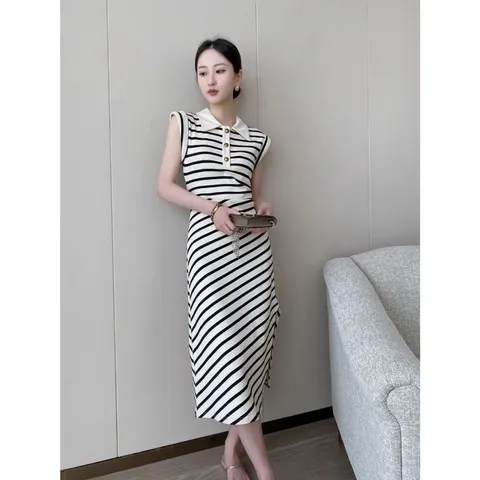 Đầm len dáng dài kẻ sọc chiết eo một bên mẫu mới thời trang cúc đồng siêu đẹp Giá 290k Hàng có sẵn giao ngay Hàng QC