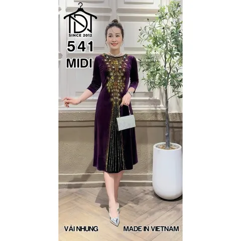 Đầm  nhung đính đá DMC nhé khách Dáng váy: MIDI qua gối  Đủ màu khách chọn ạ Giá 380k Hàng có sẵn giao ngay