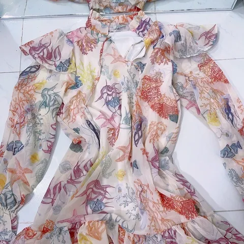 Đầm hoạ tiết Quảng Châu  Giá 340k Hàng có sẵn giao ngay Có thể mặc được 2 kiểu ( suông hoặc có dây buộc eo)