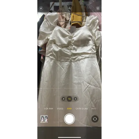 Đầm xoè cổ U đính ngọc  trước ngực tay phồng nhúng cột nơ tiểu thư Giá 290k Màu trắng  Chất liệu lụa 2 lớp xịn
