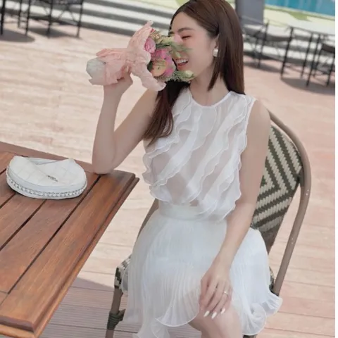 SET VÁY TƠ BÈO ĐI BIỂN, ĐI CHƠI XINH HẾT NƯỚC CHẤM Giá 290k Hàng có sẵn giao ngay Màu trắng Chân váy có lót quần