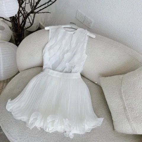 SET VÁY TƠ BÈO ĐI BIỂN, ĐI CHƠI XINH HẾT NƯỚC CHẤM Giá 290k Hàng có sẵn giao ngay Màu trắng Chân váy có lót quần